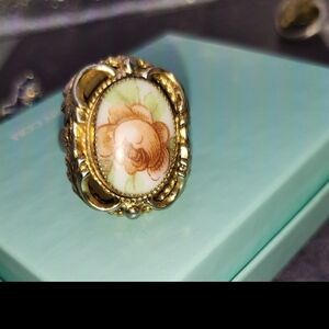 Gold Floral Ring Size 7